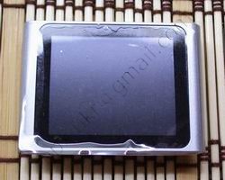 Китайский ipod nano 6g серого цвета, вид спереди.